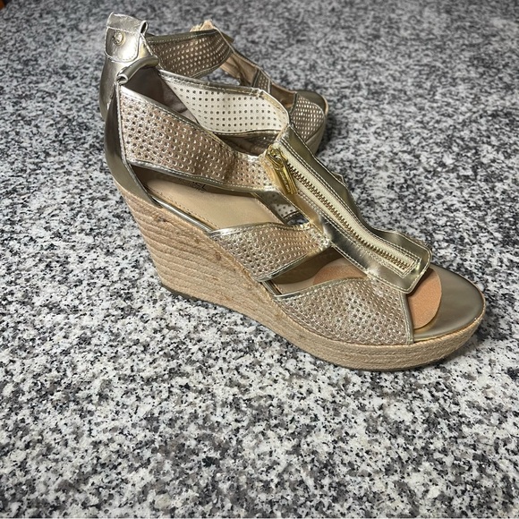 Michael Kors Damita Gold Metallic Espadrille Wedge Sandals Size 11 mobwife - Picture 1 of 8
